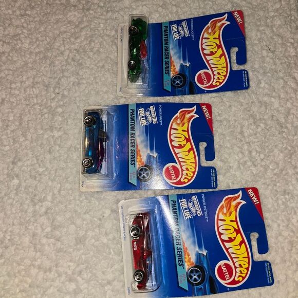 Hot Wheels Phantom Racer Series- Power Rocket, Power Pistons and Power Pipes - Picture 3 of 3